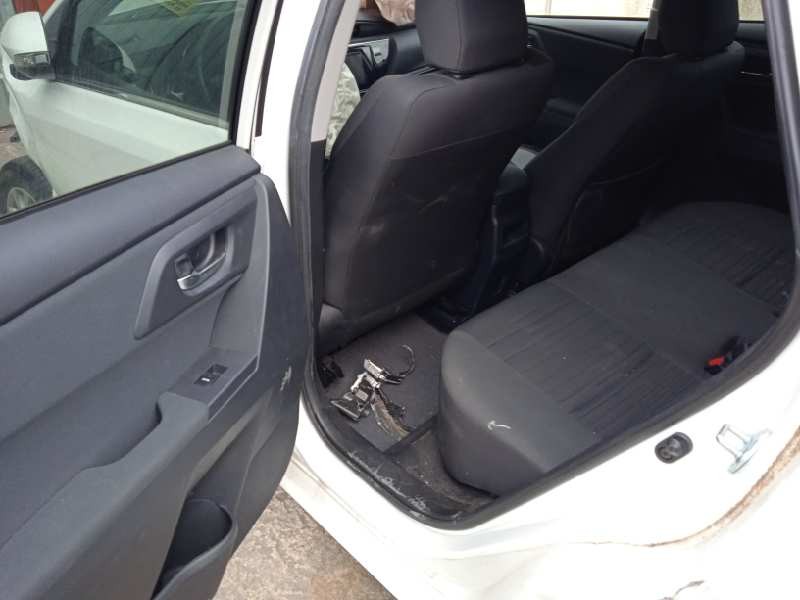 toyota auris touring sports (e18) del año 2015