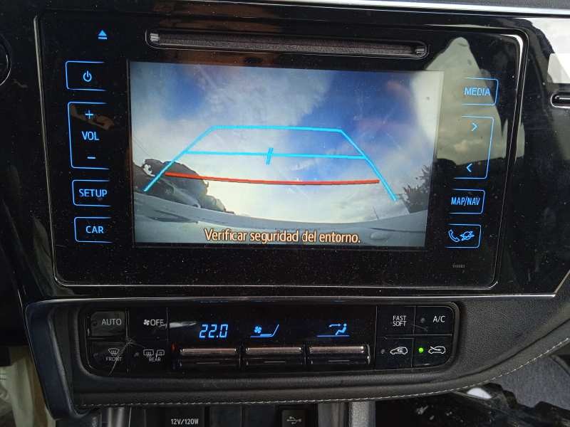 toyota auris touring sports (e18) del año 2015