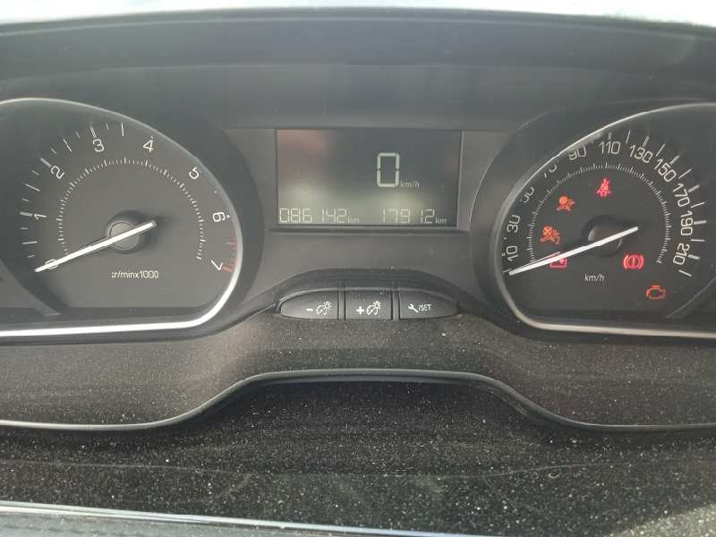 peugeot 208 del año 2017