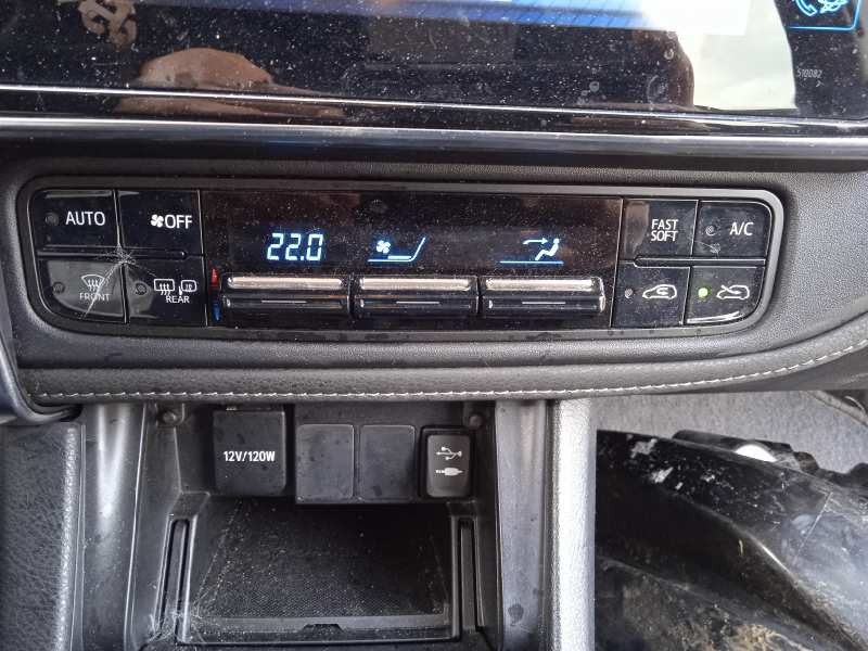 toyota auris touring sports (e18) del año 2015