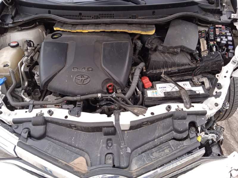 toyota auris touring sports (e18) del año 2015