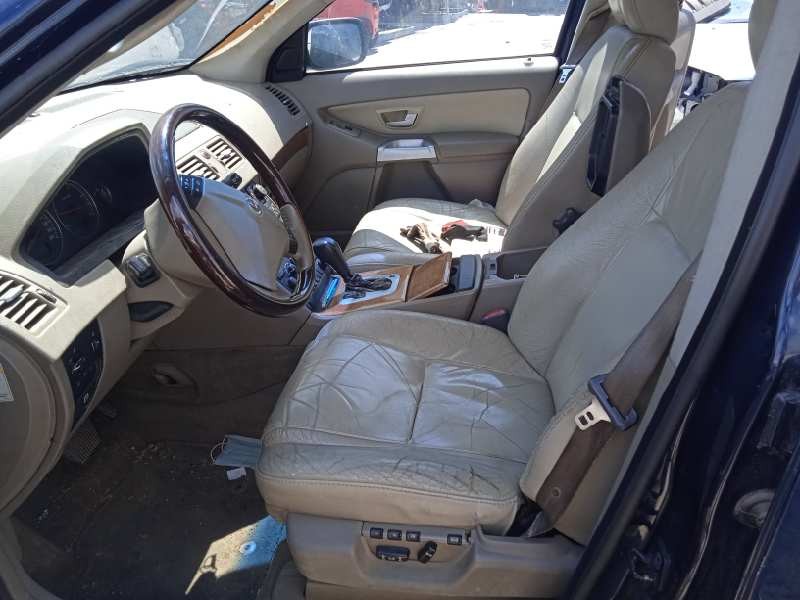 volvo xc90 del año 2004