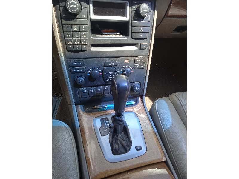 volvo xc90 del año 2004