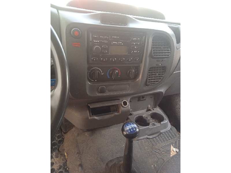 ford transit caja cerrada, media (fy) (2000 =>) del año 2004