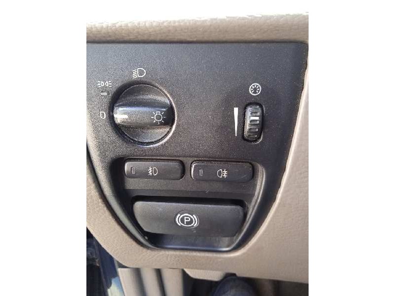 volvo xc90 del año 2004