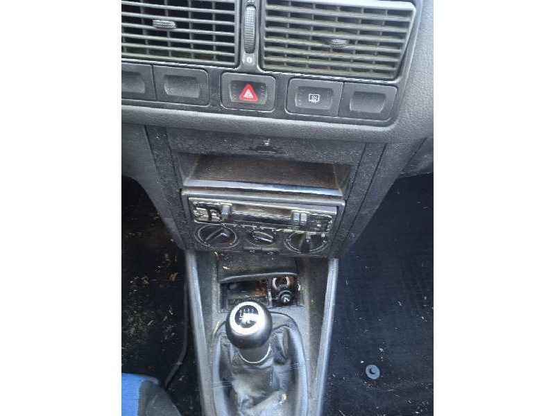 volkswagen golf iv berlina (1j1) del año 2000