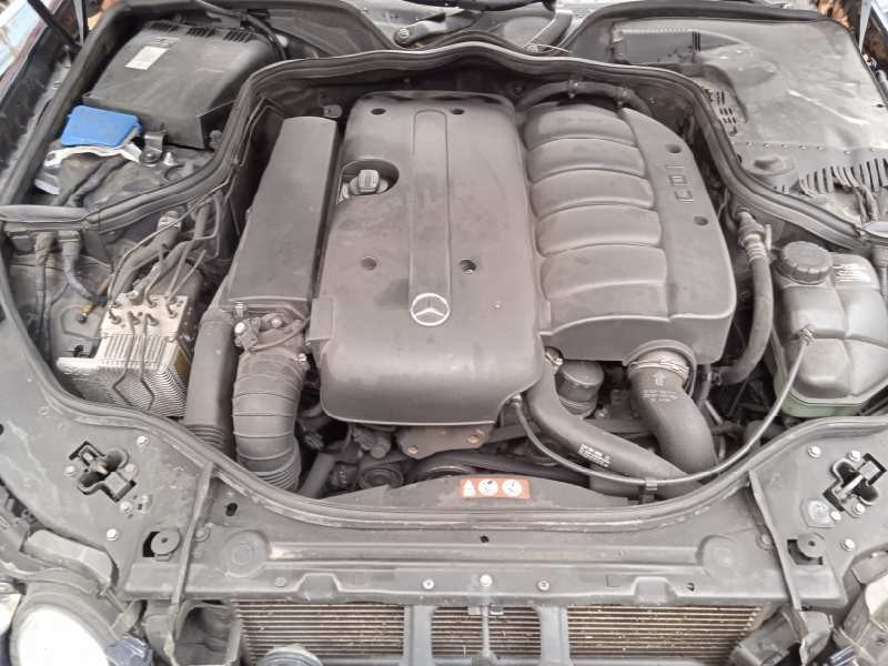 mercedes-benz clase e (w211) berlina del año 2005