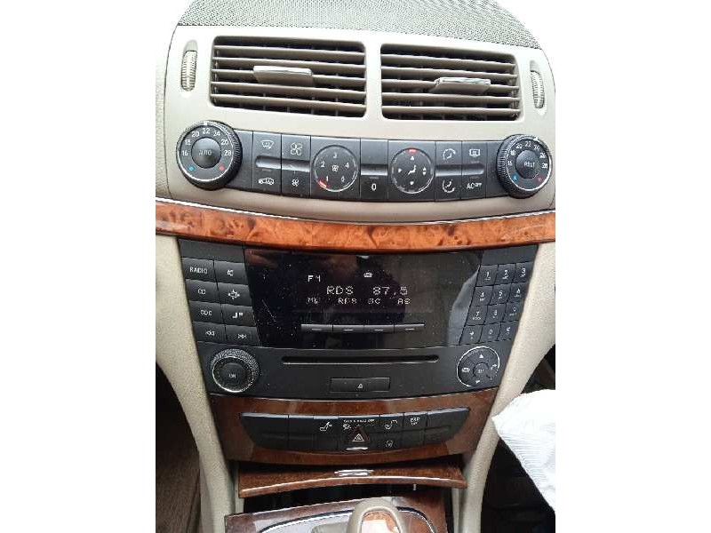 mercedes-benz clase e (w211) berlina del año 2005