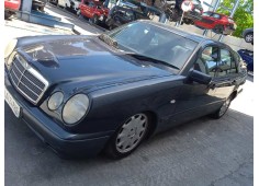 MERCEDES-BENZ CLASE E (W210) BERLINA