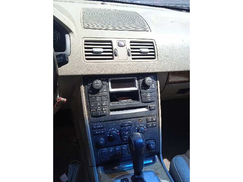 volvo xc90 del año 2004