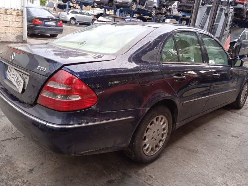 mercedes-benz clase e (w211) berlina del año 2005