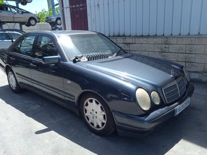 mercedes-benz clase e (w210) berlina del año 1997