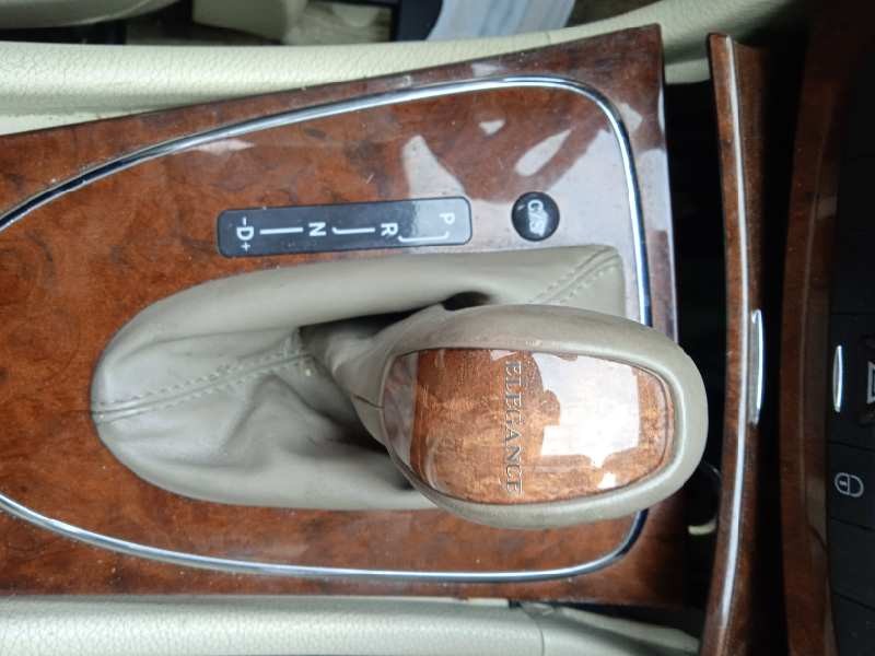 mercedes-benz clase e (w211) berlina del año 2005