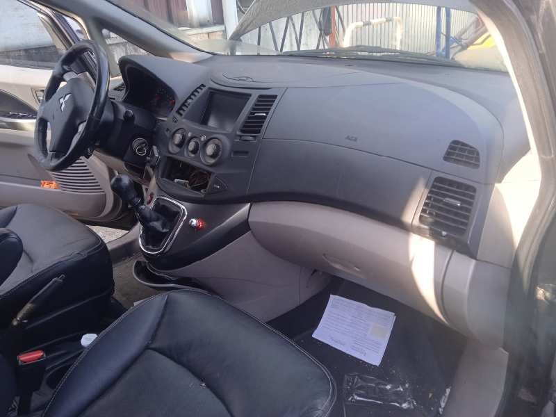 mitsubishi grandis (na0w) del año 2006