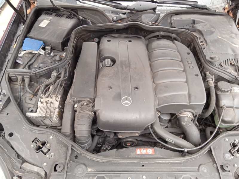 mercedes-benz clase e (w211) berlina del año 2005