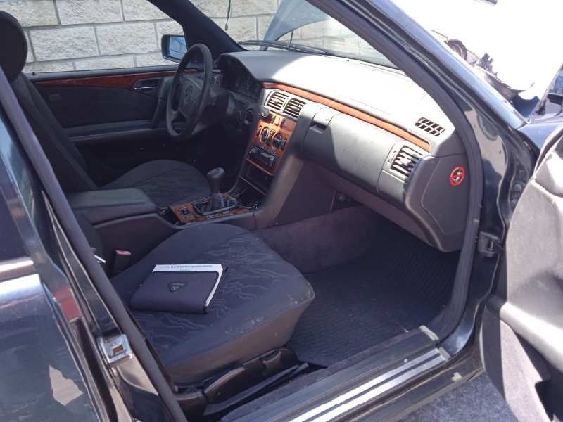 mercedes-benz clase e (w210) berlina del año 1997