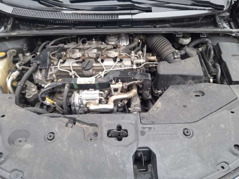 toyota avensis (t27) del año 2010