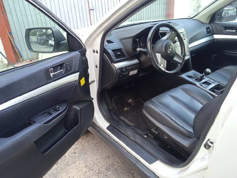 subaru legacy kombi/outback b14 del año 2011