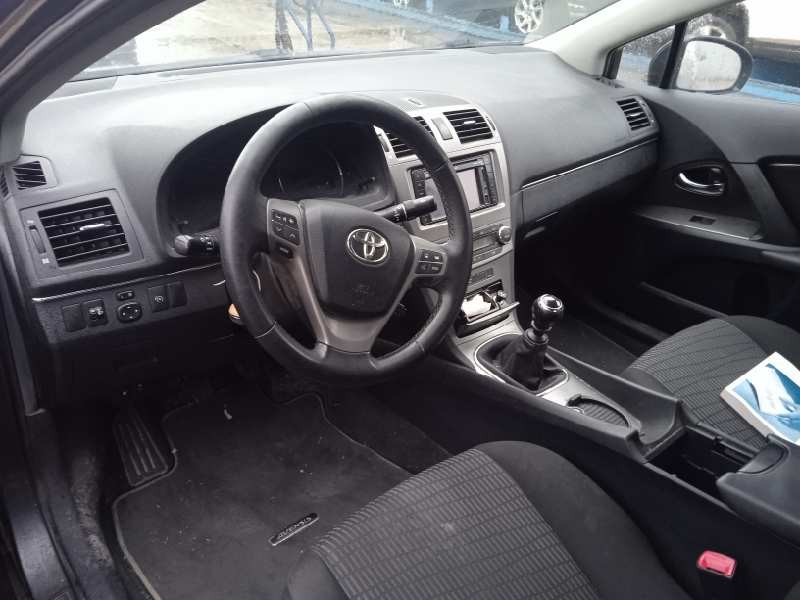 toyota avensis (t27) del año 2010