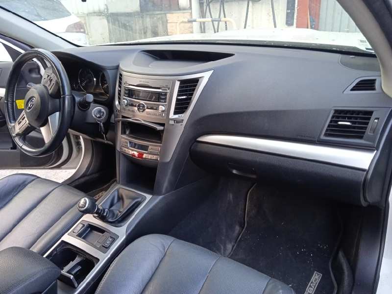 subaru legacy kombi/outback b14 del año 2011