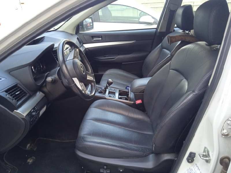 subaru legacy kombi/outback b14 del año 2011