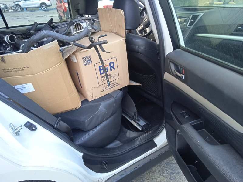 subaru legacy kombi/outback b14 del año 2011