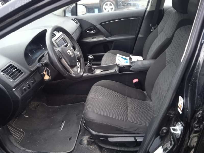 toyota avensis (t27) del año 2010