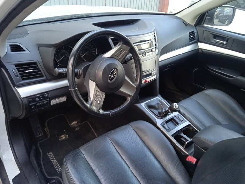 subaru legacy kombi/outback b14 del año 2011