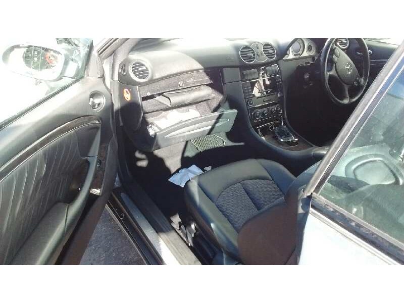 mercedes-benz clase clk (w209) coupe del año 2009