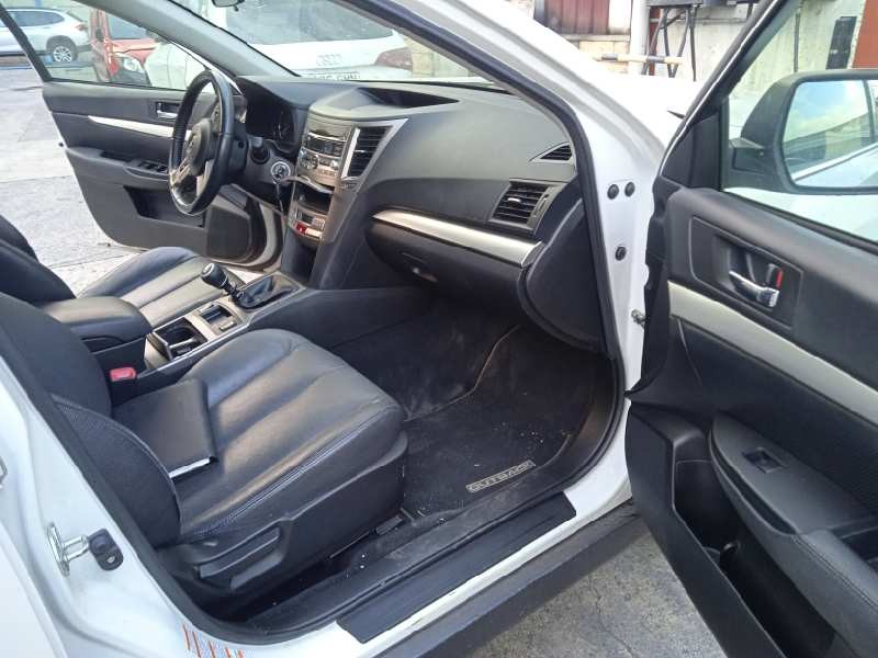 subaru legacy kombi/outback b14 del año 2011