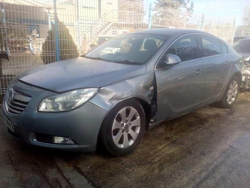 opel insignia berlina del año 2010