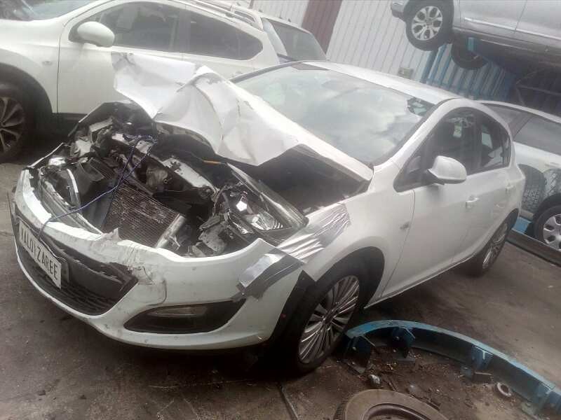 opel astra j lim. del año 2014