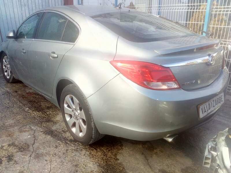 opel insignia berlina del año 2010