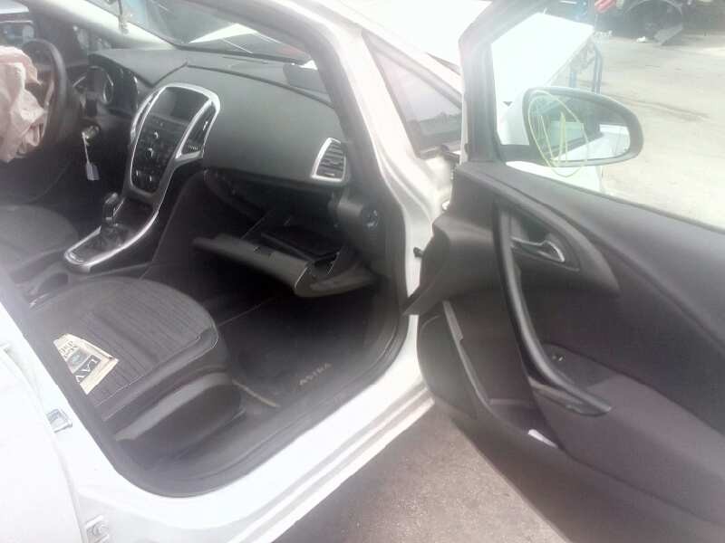 opel astra j lim. del año 2014