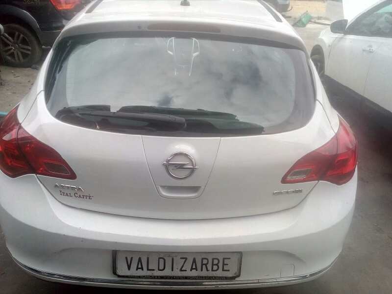 opel astra j lim. del año 2014