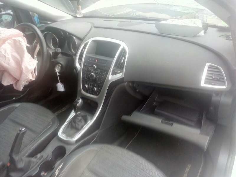 opel astra j lim. del año 2014