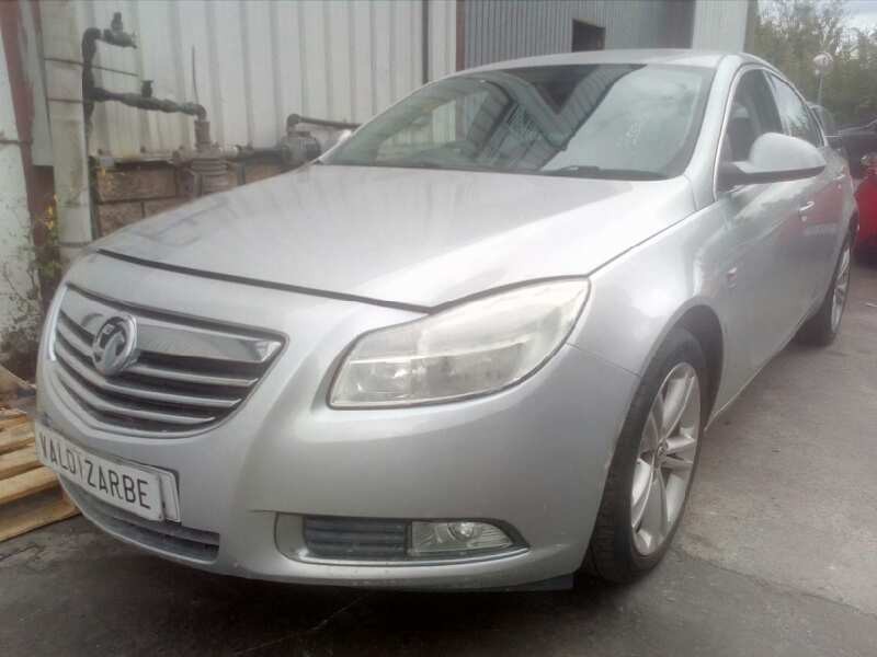 opel insignia berlina del año 2011