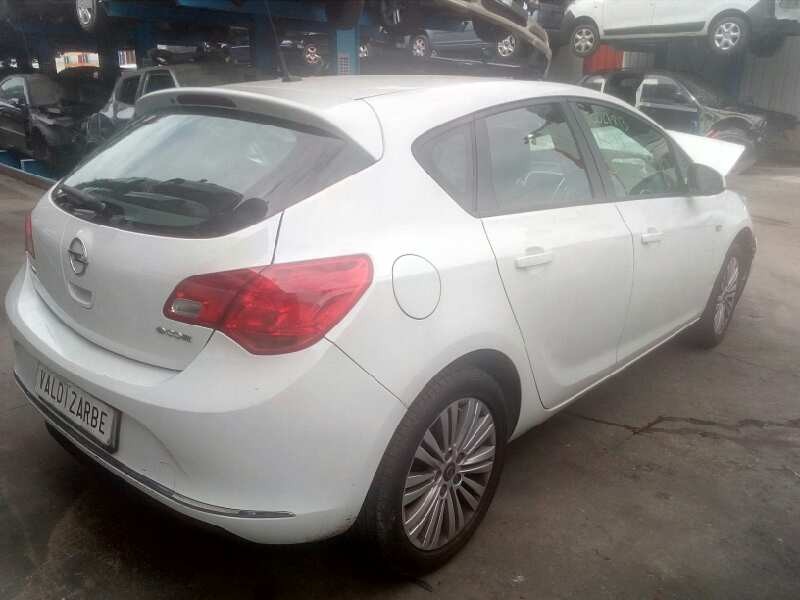 opel astra j lim. del año 2014