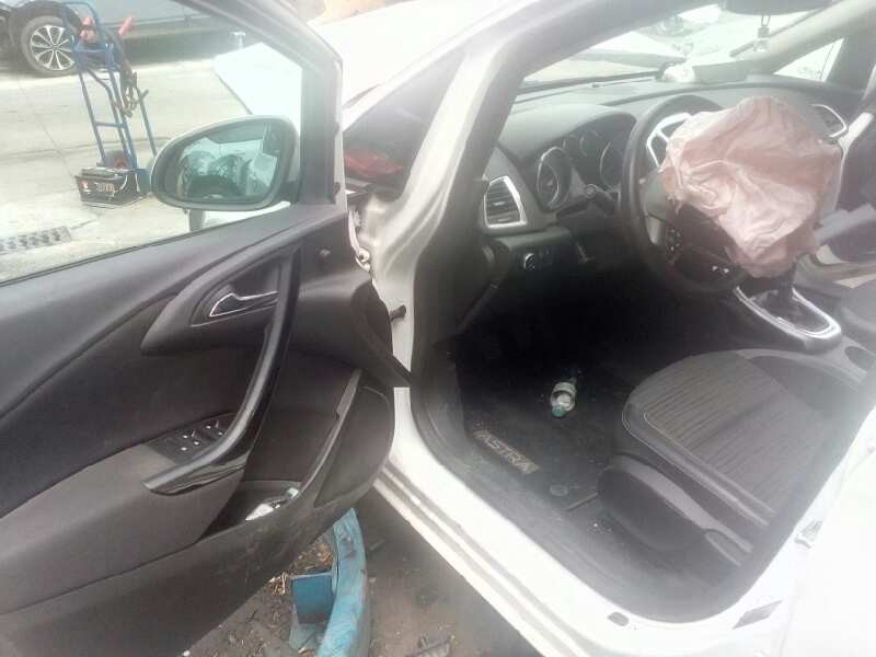 opel astra j lim. del año 2014