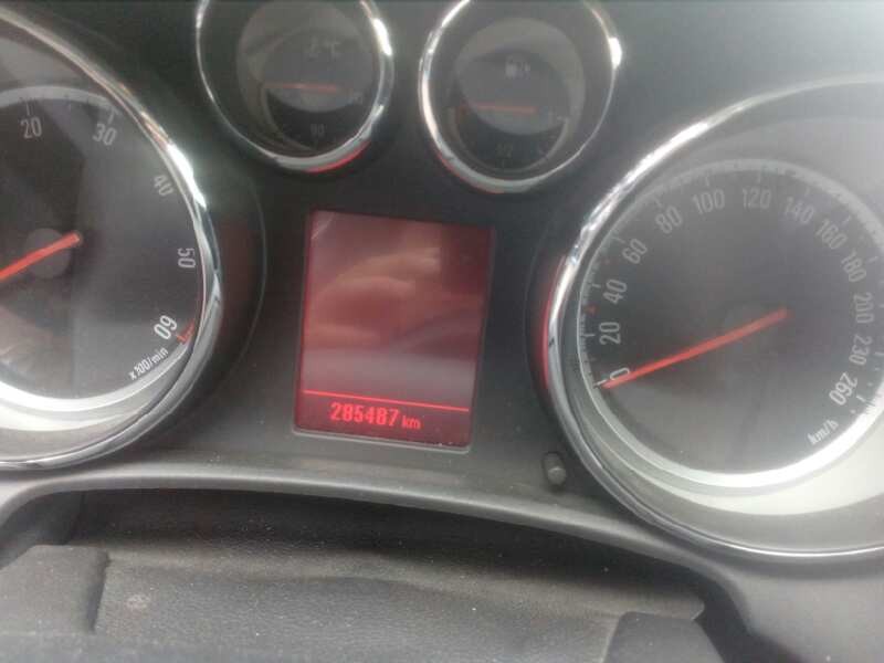 opel astra j lim. del año 2014