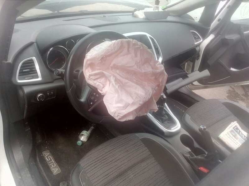 opel astra j lim. del año 2014