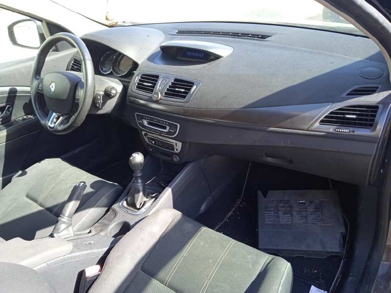 renault megane iii berlina 5 p del año 2013