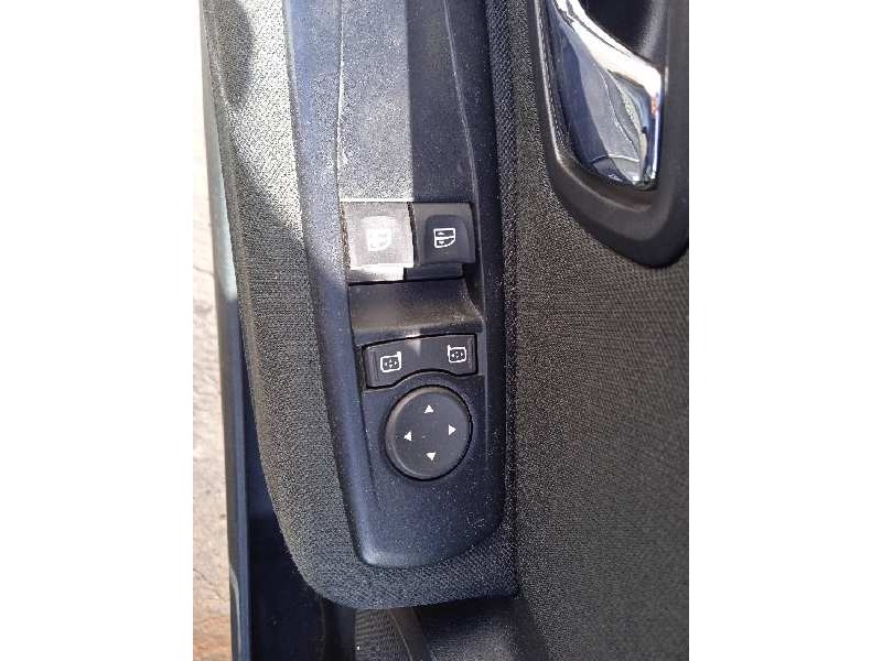 renault megane iii berlina 5 p del año 2013