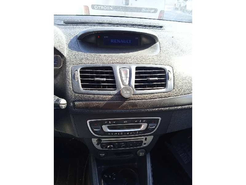 renault megane iii berlina 5 p del año 2013