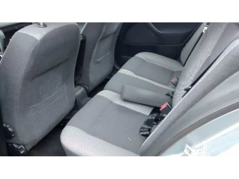 skoda octavia berlina (1u2) del año 2003