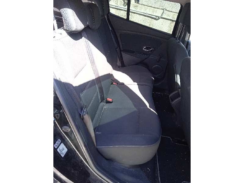 renault megane iii berlina 5 p del año 2013