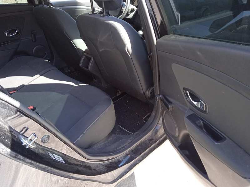 renault megane iii berlina 5 p del año 2013