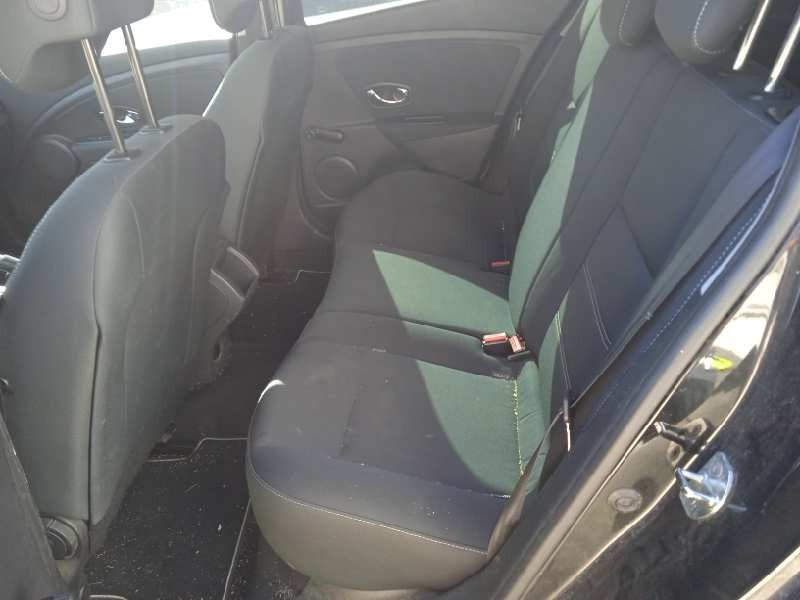 renault megane iii berlina 5 p del año 2013