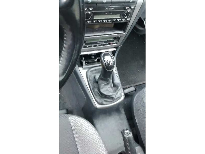 skoda octavia berlina (1u2) del año 2003