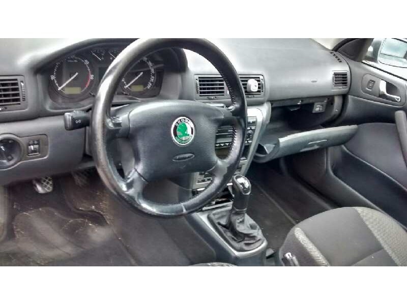 skoda octavia berlina (1u2) del año 2003